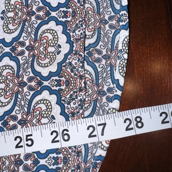 DR2 Women’s Medium Mosaic Print Cinched V-Neck Blouse Short Sleeve Top - Picture 11 of 12